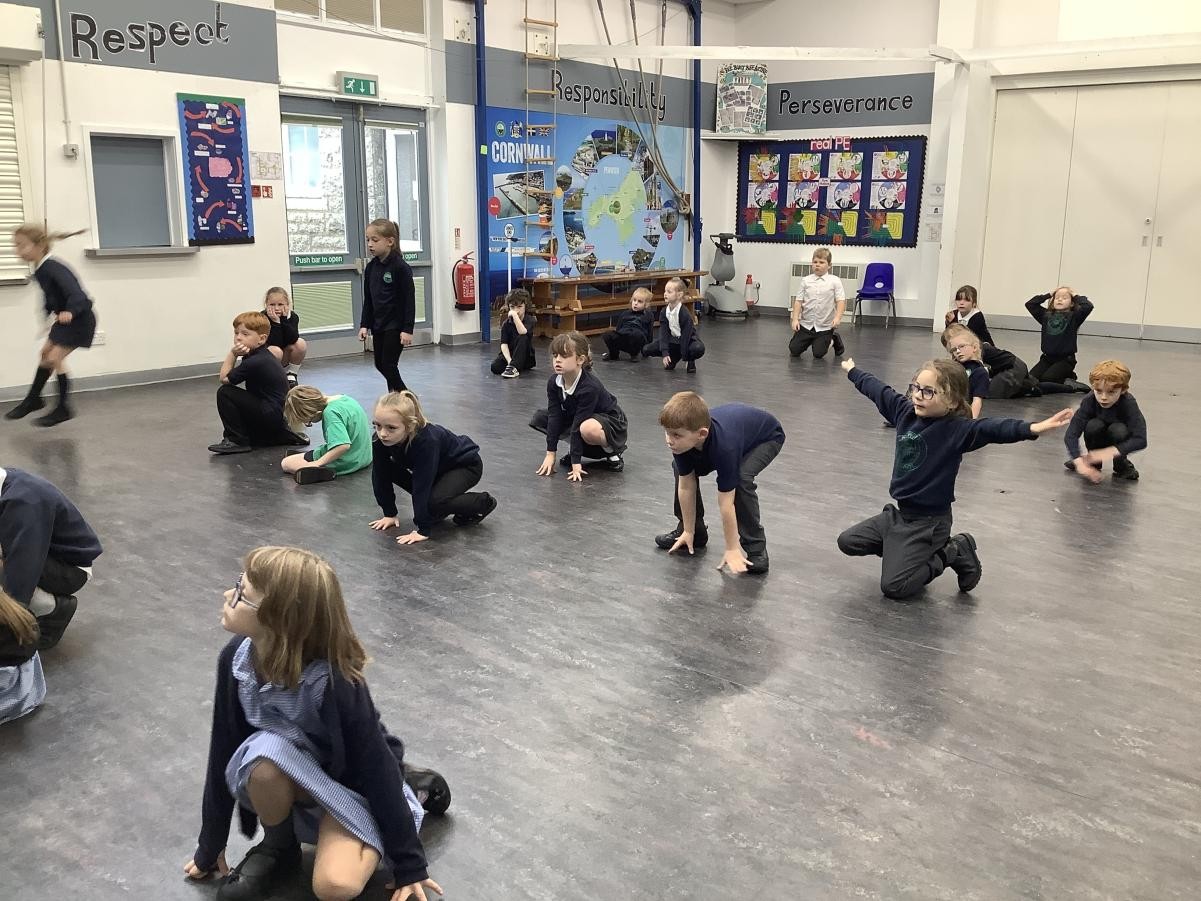 Children performing the dance to the Diwali story.