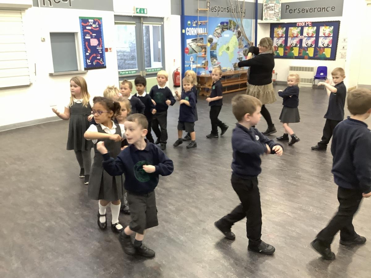 Children performing the dance to the Diwali story.