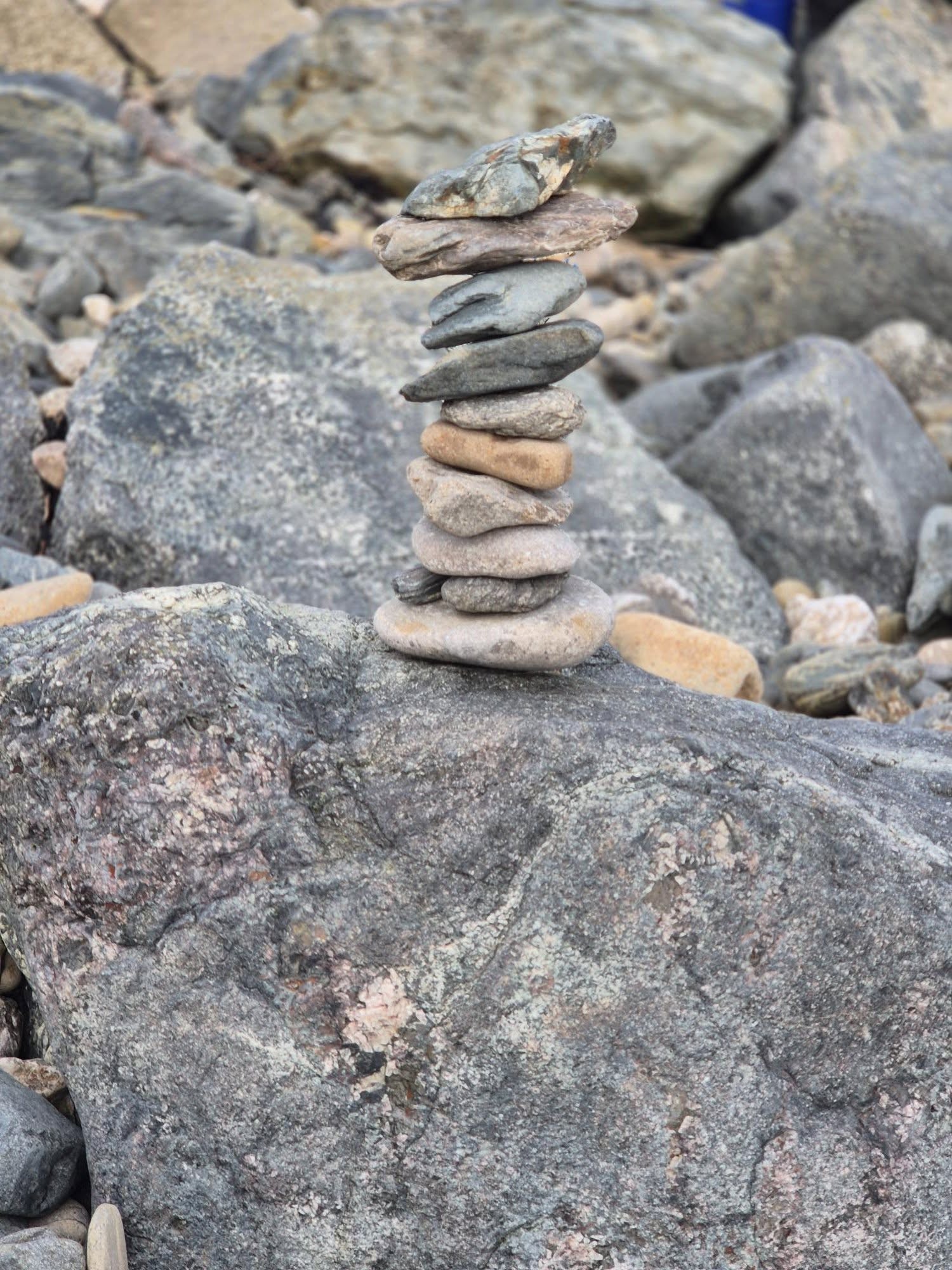 Building stone towers