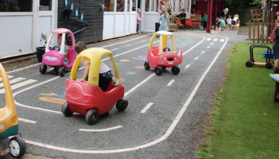 Cosy Coupe Play