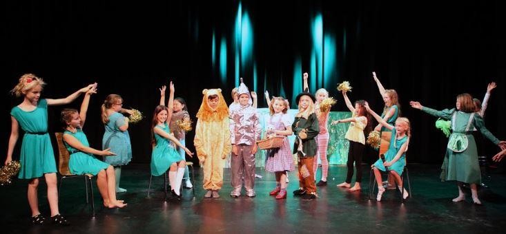 Wizard of Oz by the Performing Arts Club