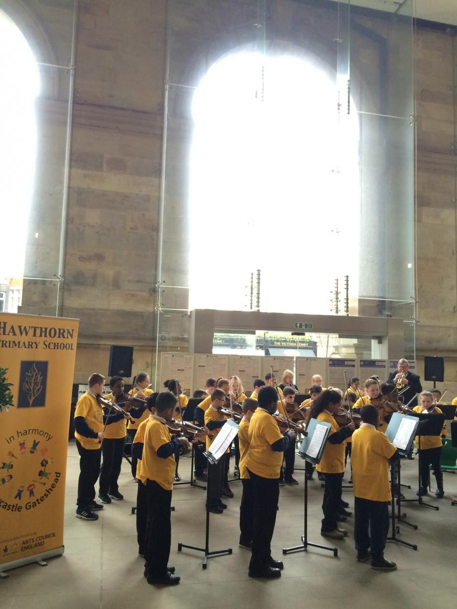 Hawthorn Primary Symphony Orchestra performing at Newcastle Central Station - February 2016