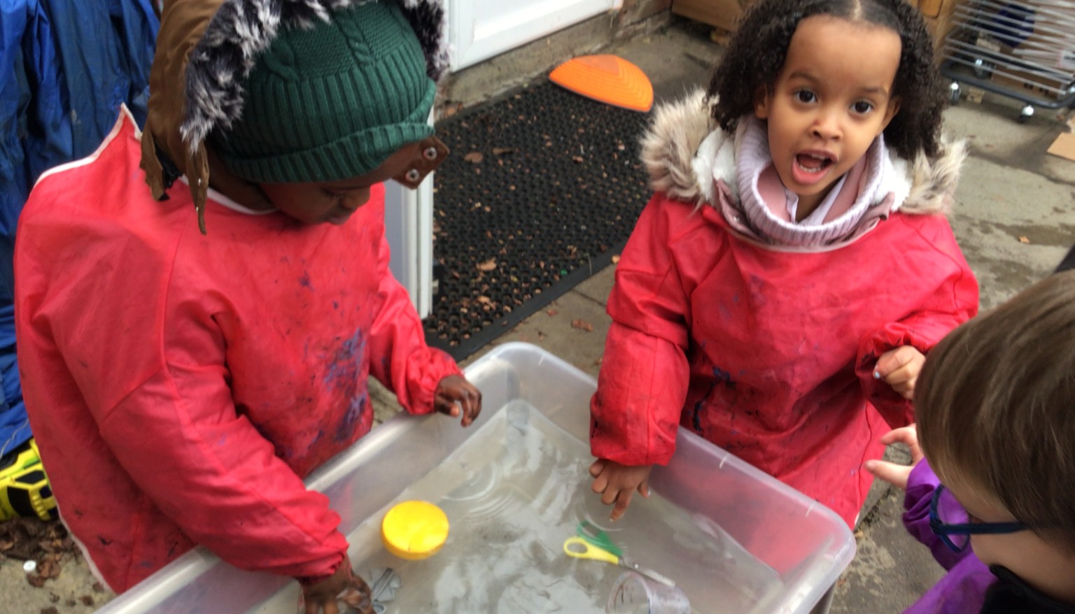 Look! The scissors sink!