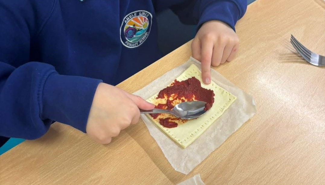Year 3 have been making healthy flatbreads with seasonal ingredients.