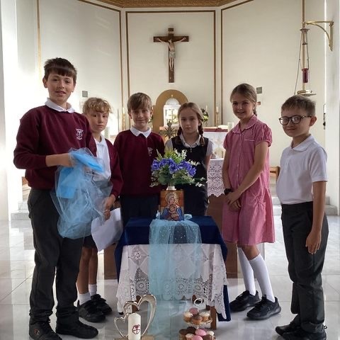 Pupil Chaplains setting up for Mass