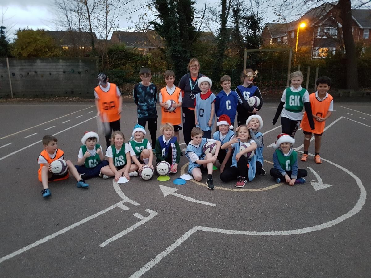 High 5 Netball Club - team picture
