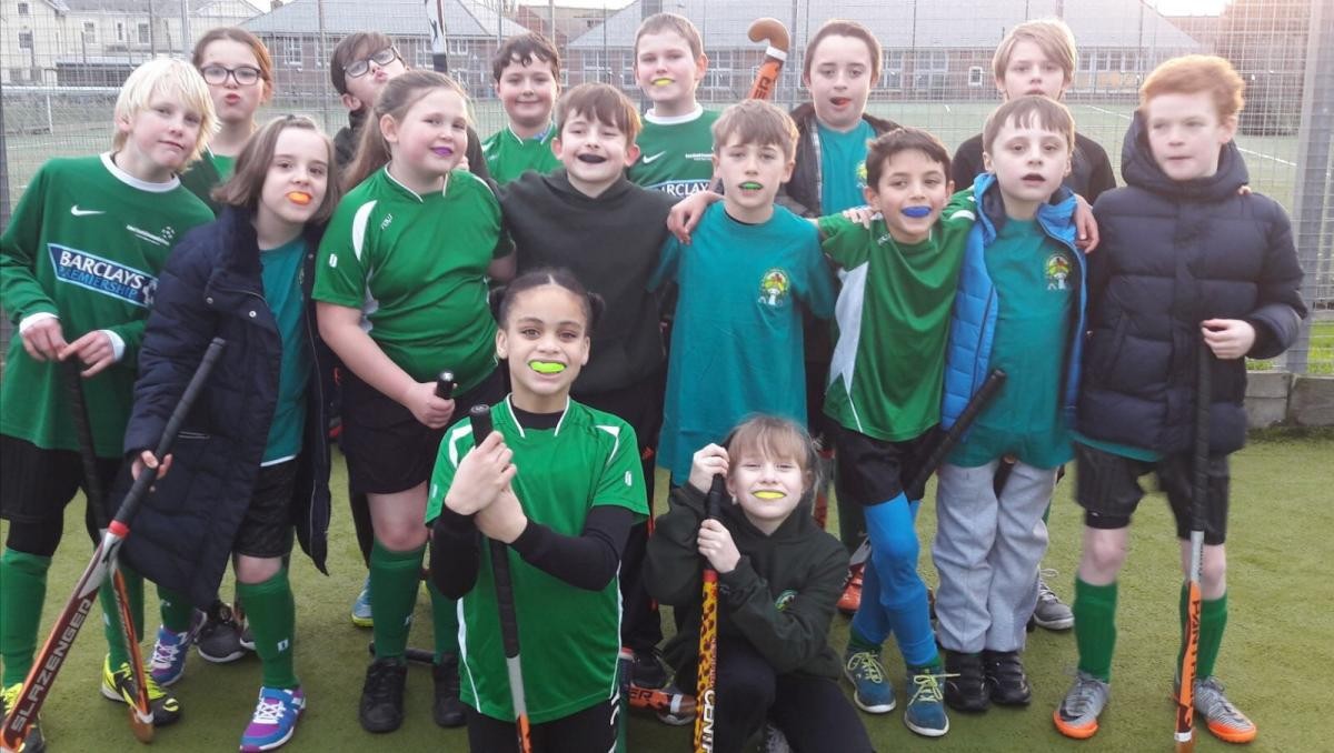 The Year 5 & 6 Quick Sticks hockey Team - - super results at the Festival. 3 wins and 2 draws!!!