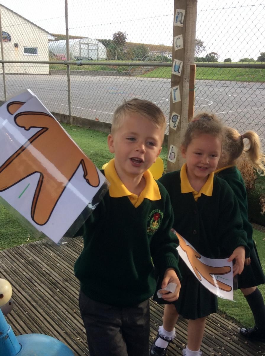 The children went on a gingerbread man hunt to find the 10 missing gingerbread men.