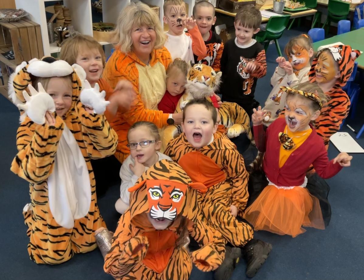 A lot of tigers came for tea!