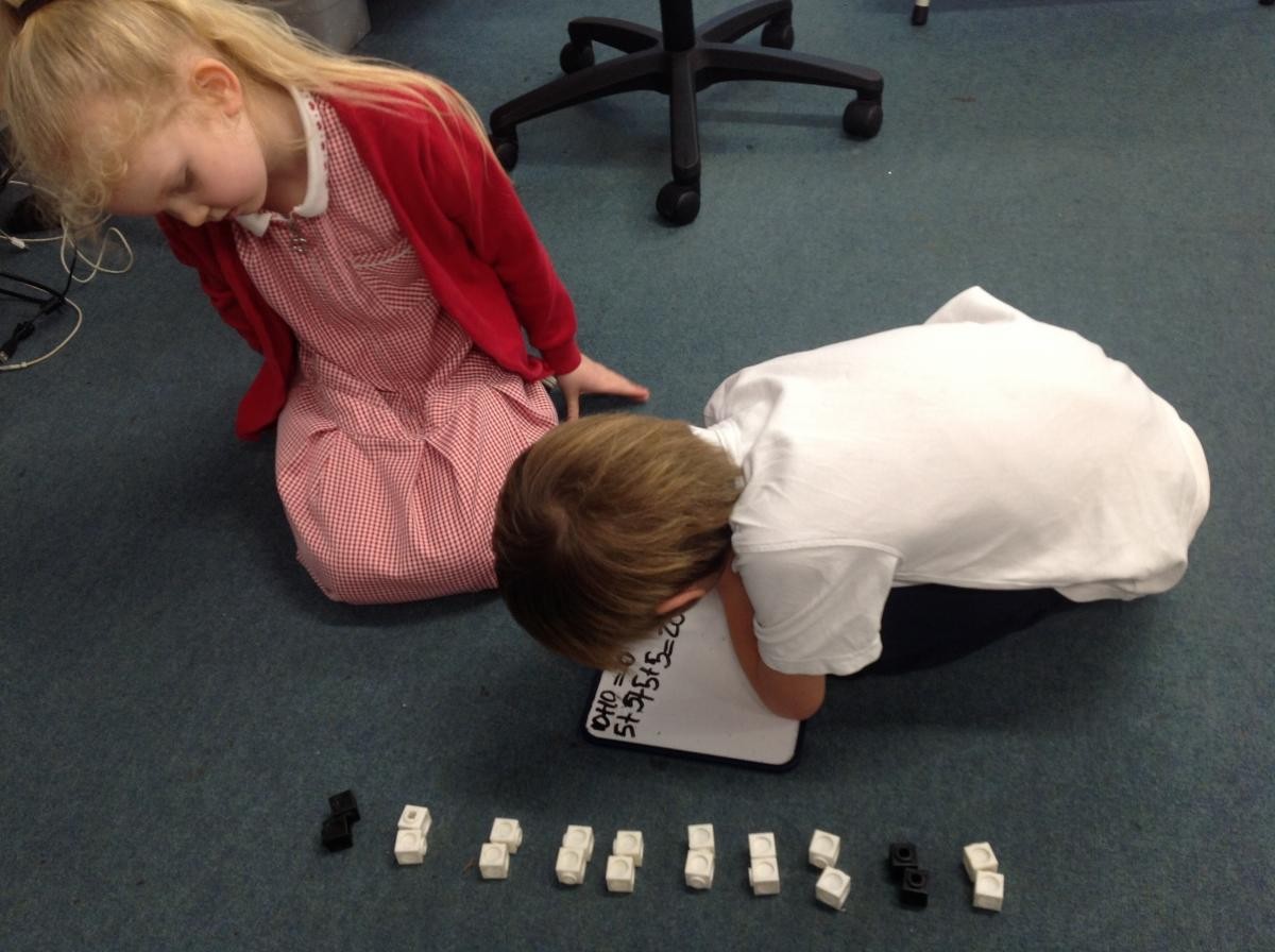 Repeated addition using cubes in Year 2