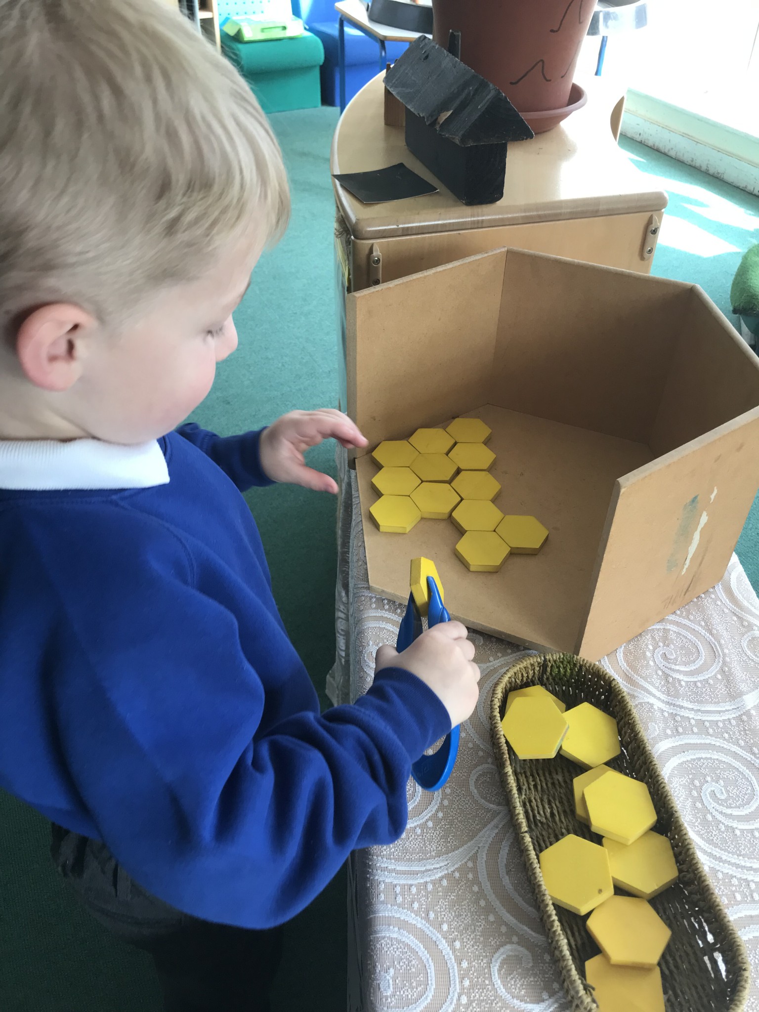 Funky Fingers Bee Hive