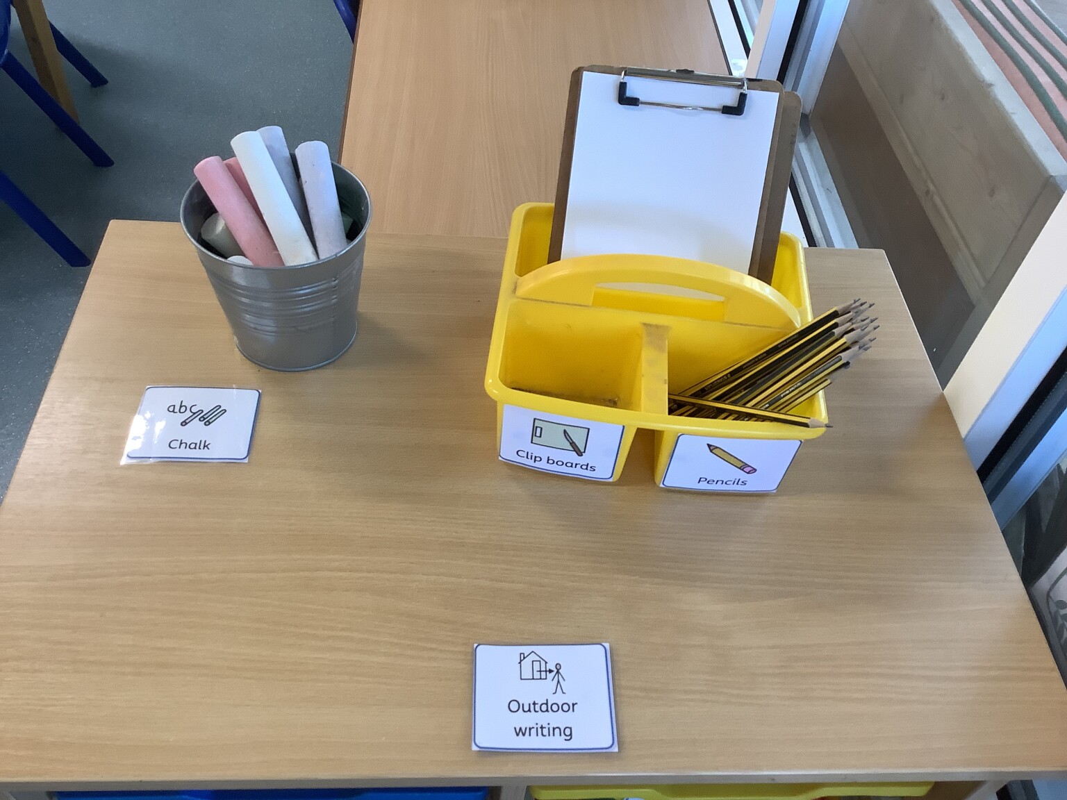 Outdoor writing station