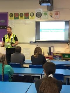 Y6 were privileged to have a visit from the local Schoolbeat officer to learn more about internet safety. 
