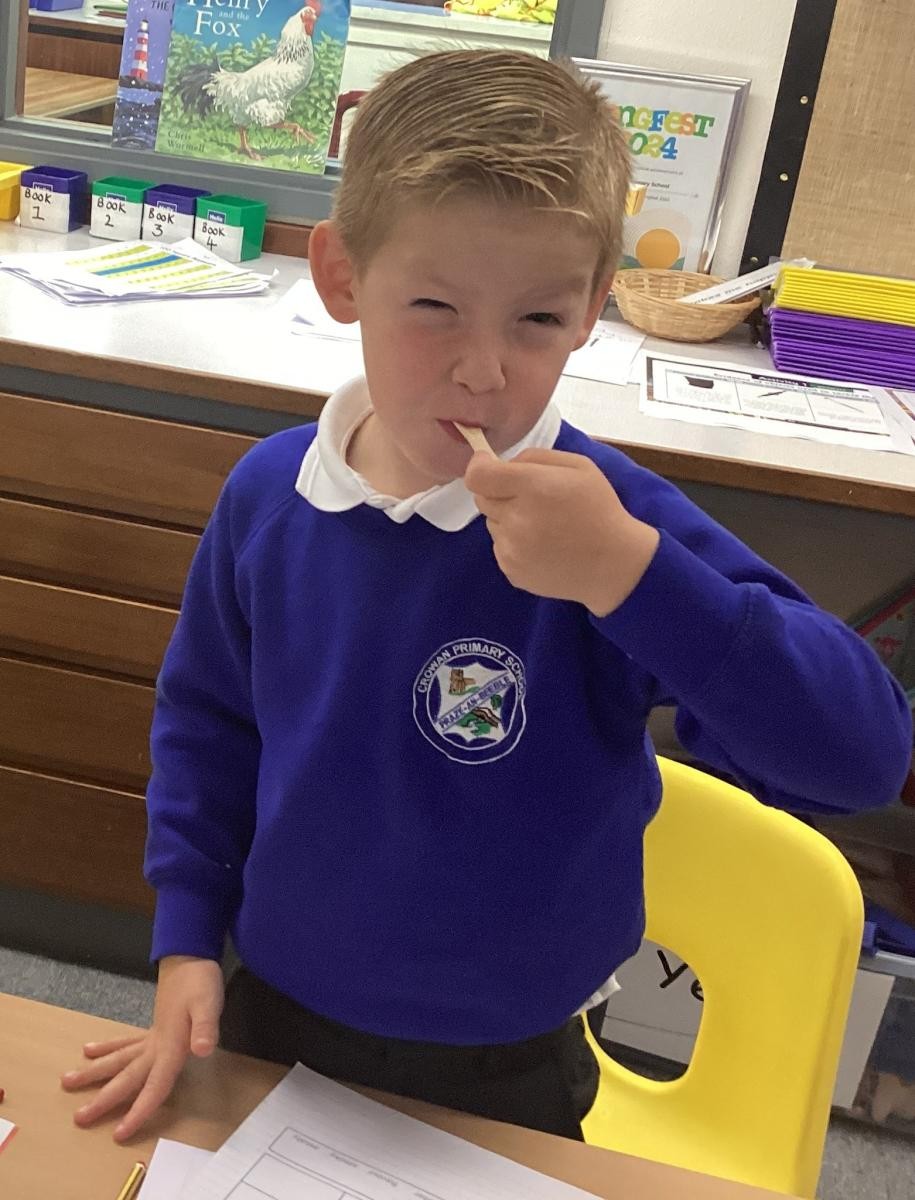 Trenoweth learning about their senses, taste testing different fruits and vegetables