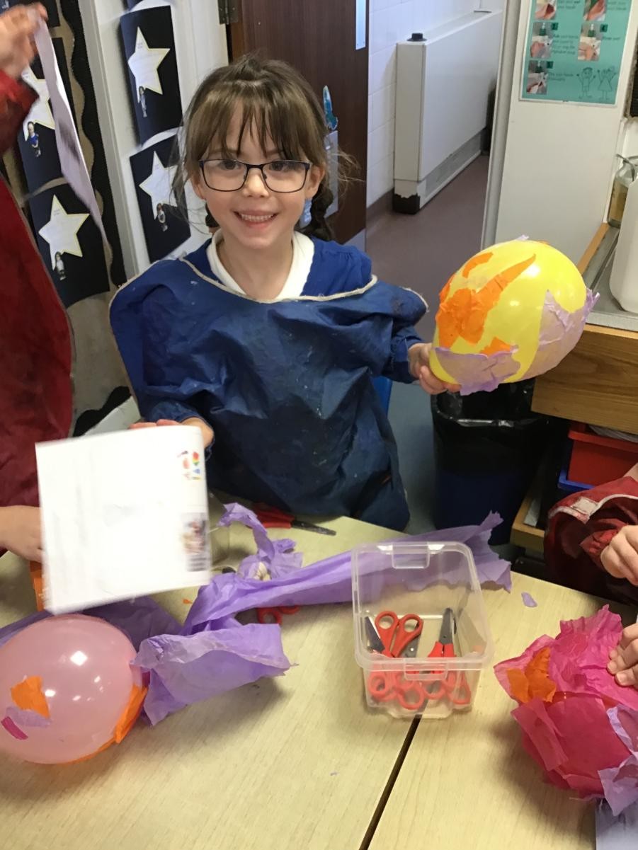 YR 1 making hot air balloons 