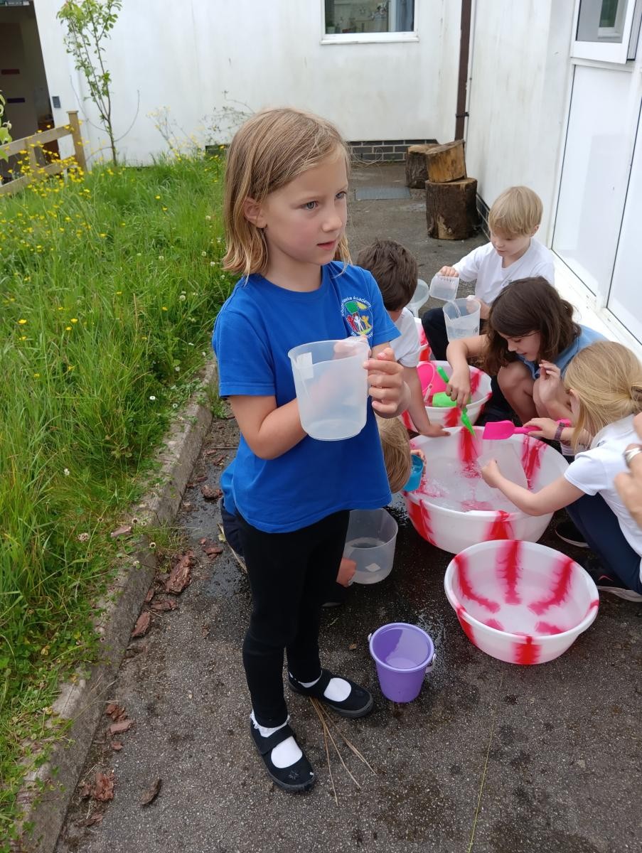 How many millilitres does this jug hold?