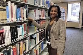 LIBRARIAN