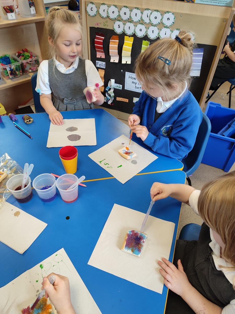 Making firework toast! Children, using their fine motor skills and exploring colouring mixing to make their creations before toasting them. 