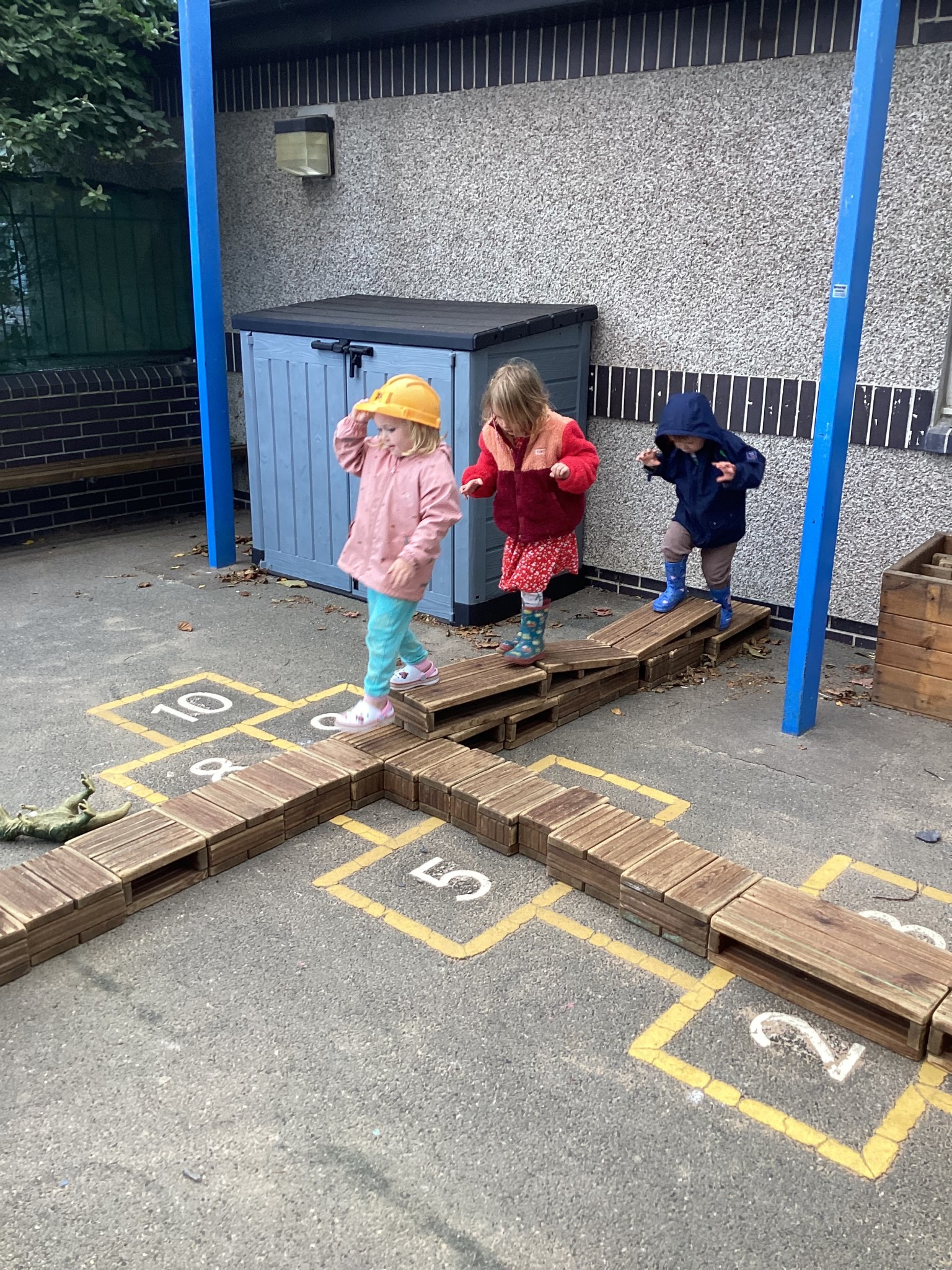 Great teamwork, what a fantastic bridge you made!