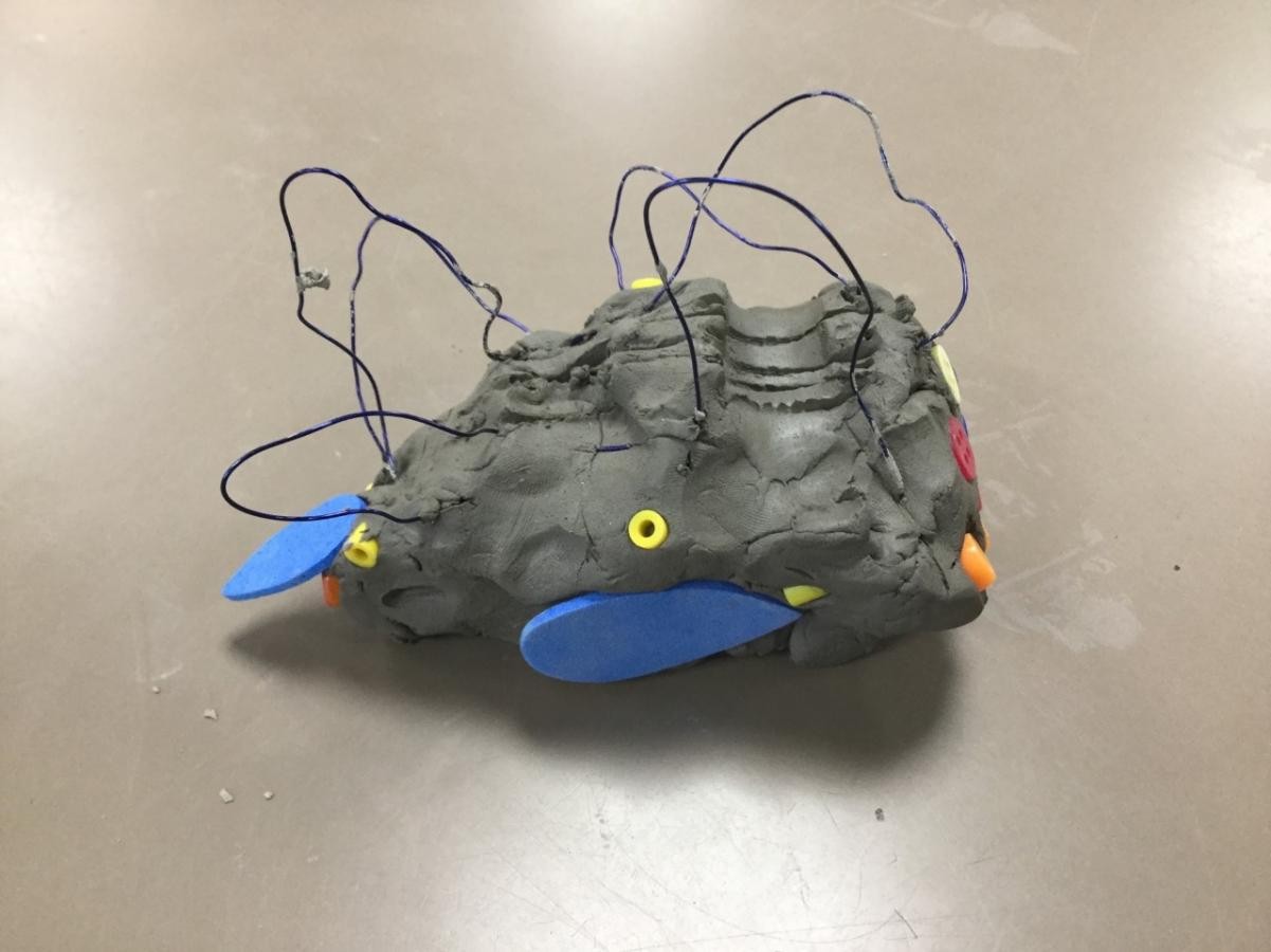 Sculpture. Clay and wire