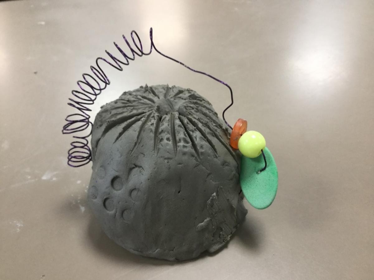 Sculpture. Clay and wire