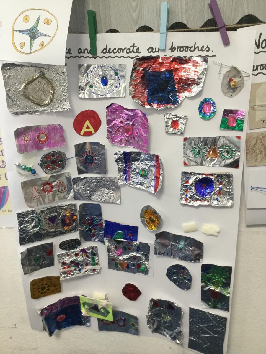 Anglo Saxon brooches. Exploring materials