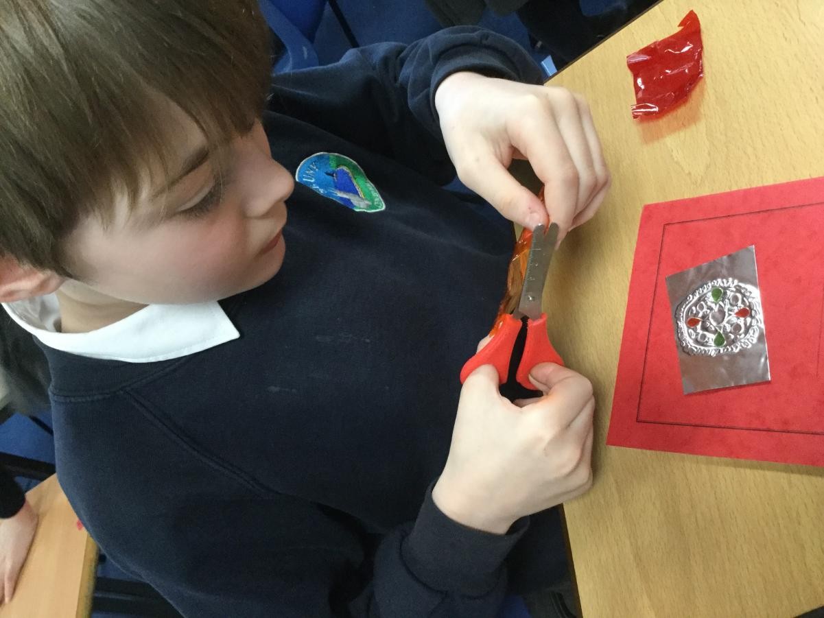 Anglo Saxon brooches. Exploring materials