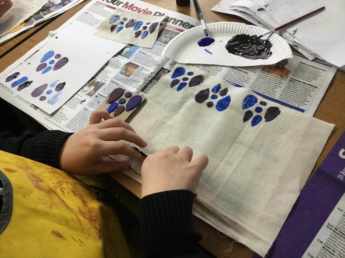 Print. Repeat patterns on fabric