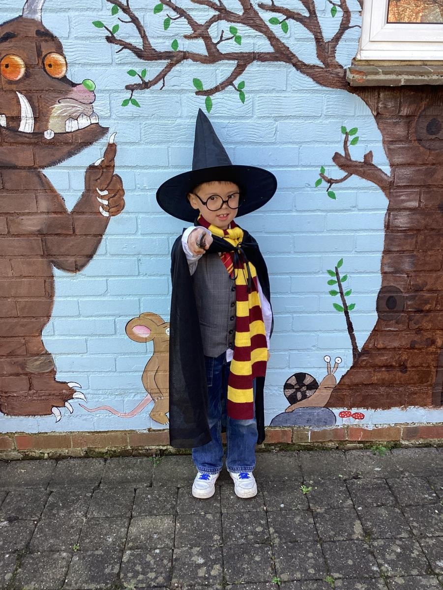 Nikolai as Harry Potter