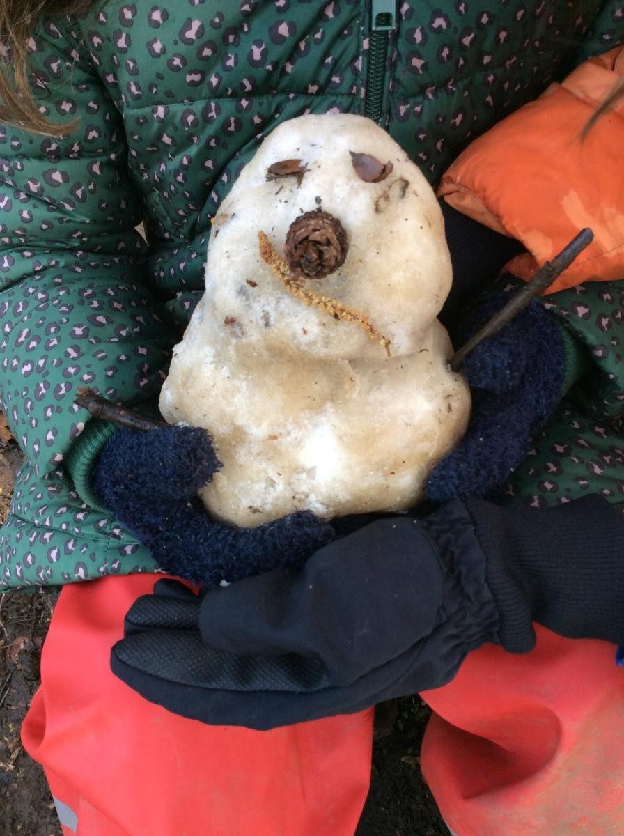A little snowman was made. He was called Kevin.