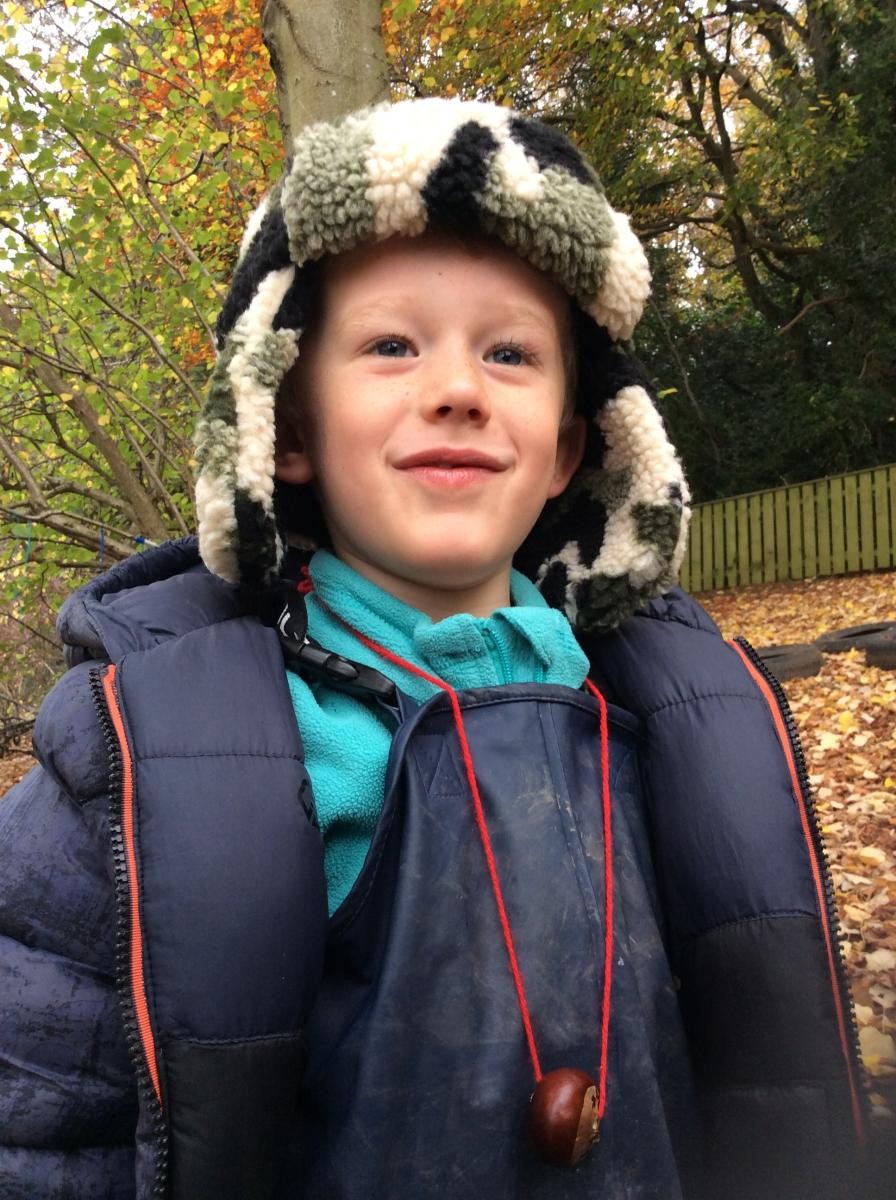 Then we threaded the conker onto a length of yarn and made a necklace!