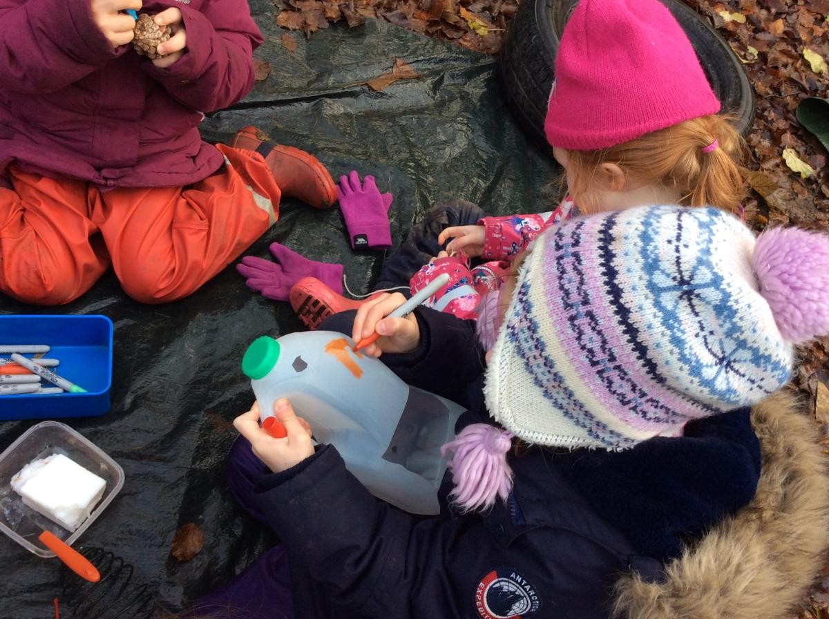 We want to encourage more birds to our site and also give the birds a Christmas feast!