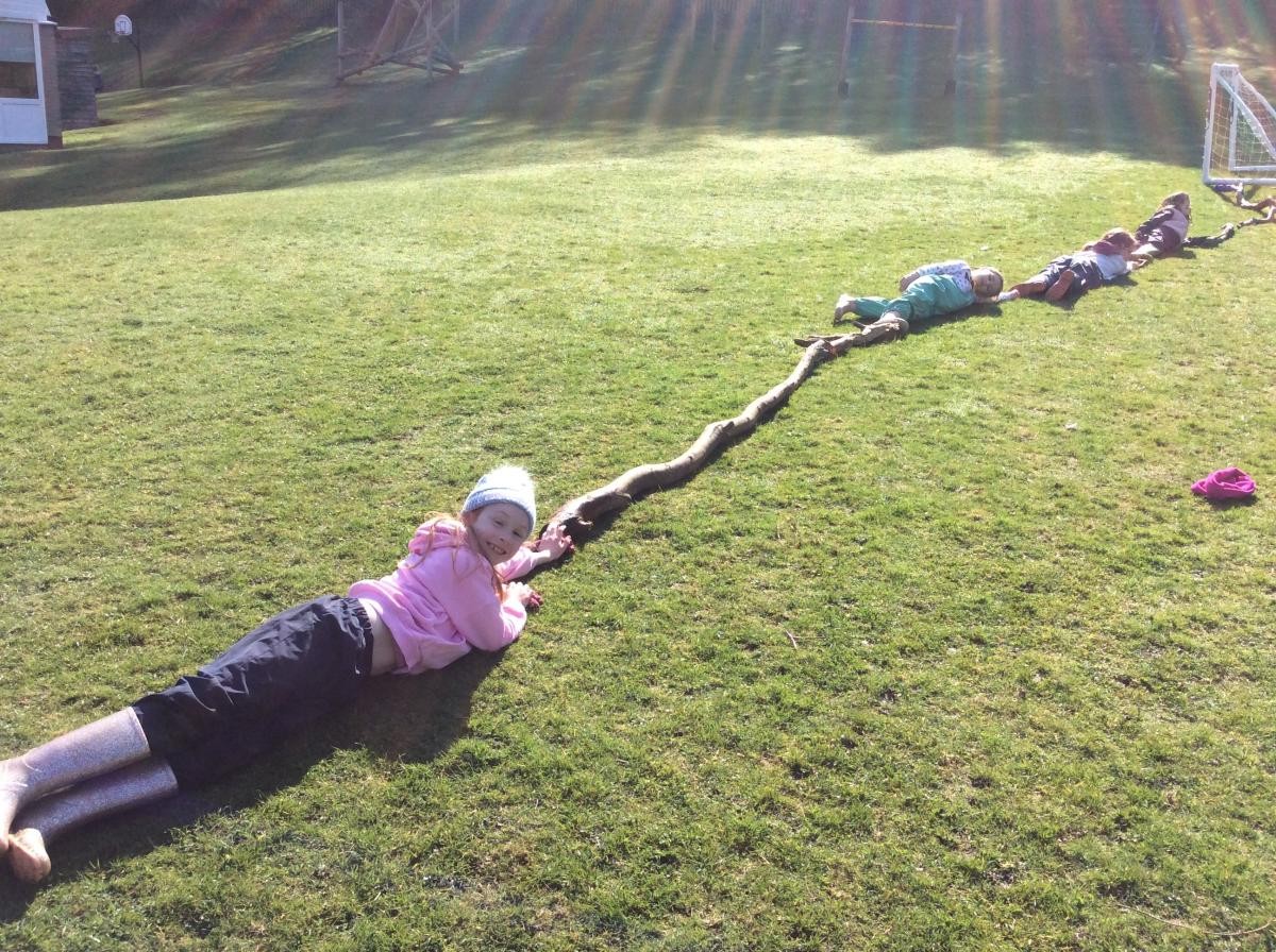 Which team can make the longest unbroken line?