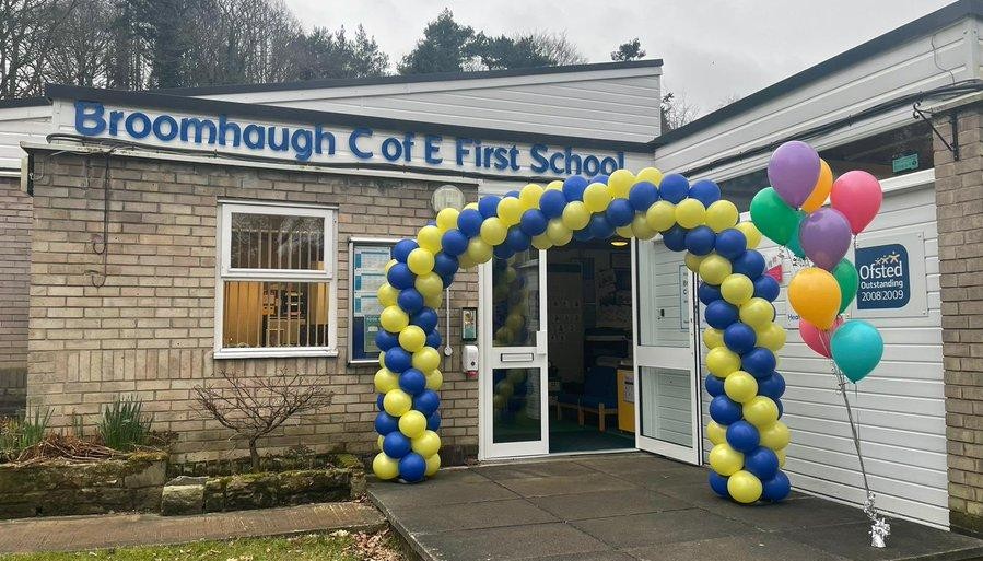 School entrance with balloon arch 