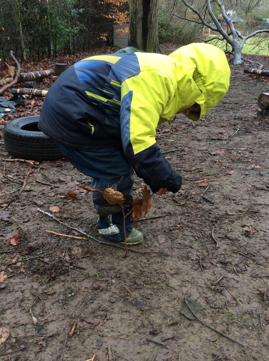 Someone made a little tree for their log dog to feed from!