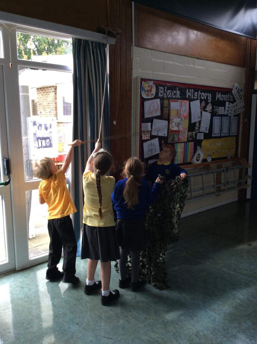 Year 1 - Autumn Term 
Mission - Steve Backshall 
Year 1 loved their missions to help save the animals in the rainforest!