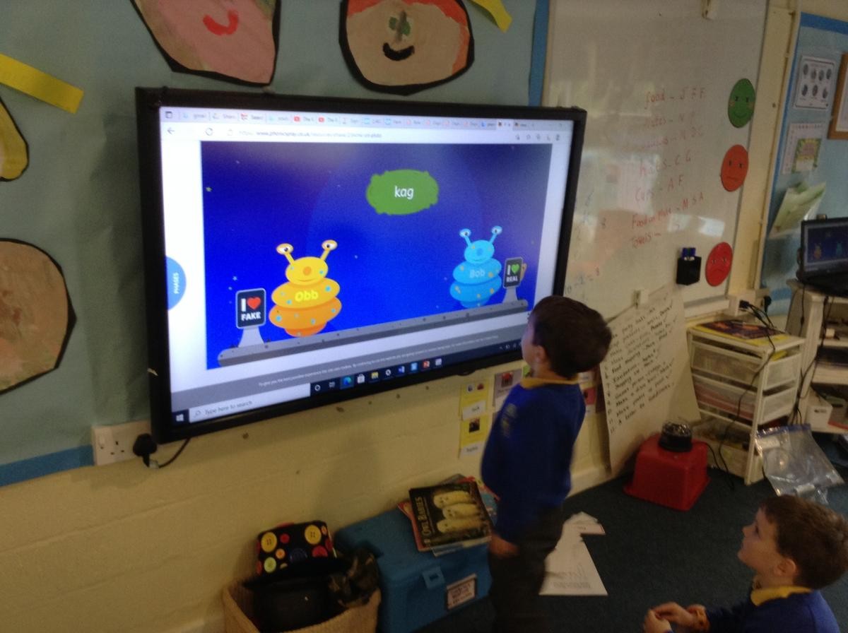 Reception - Playing Phonics Games