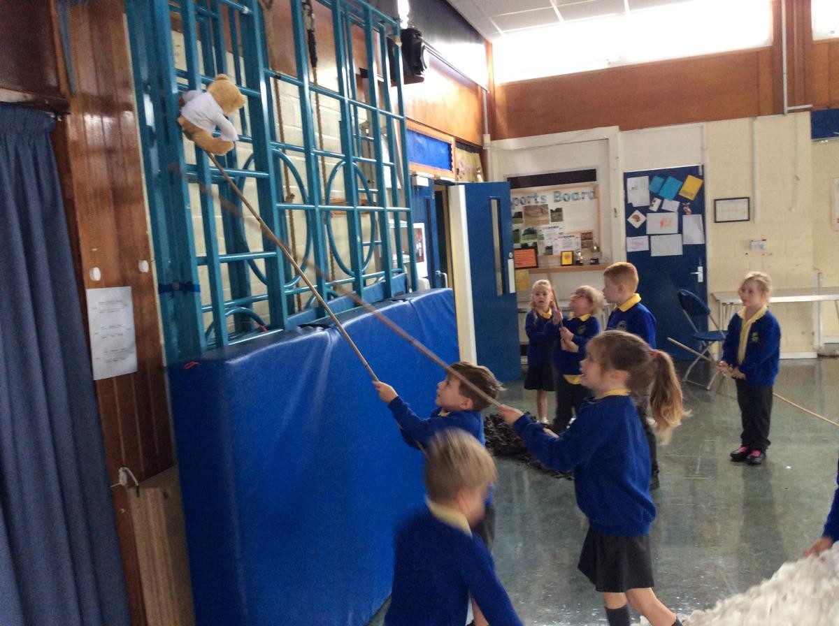 Year 1 - Autumn Term 
Mission - Steve Backshall 
Year 1 loved their missions to help save the animals in the rainforest!