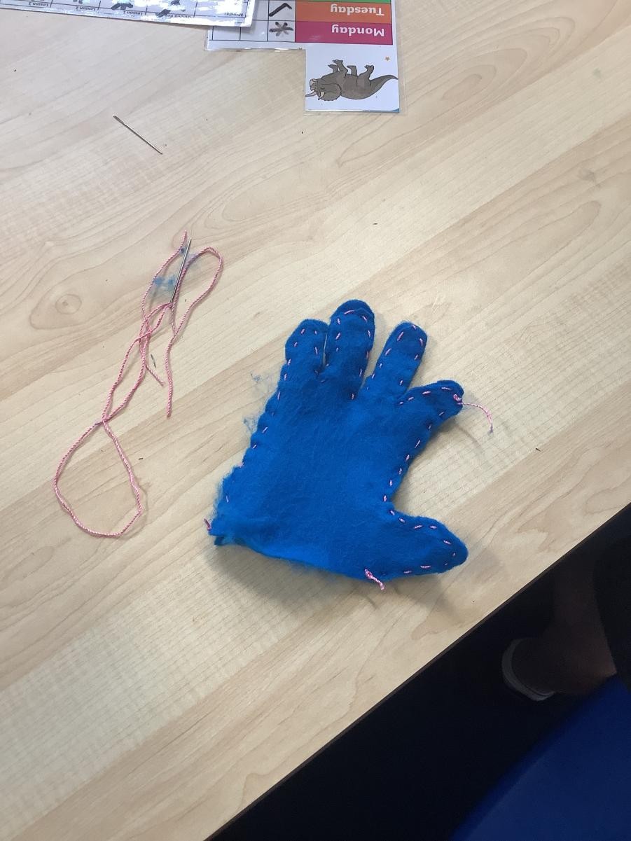 Electromagnetic gloves