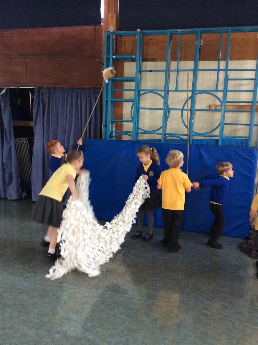 Year 1 - Autumn Term 
Mission - Steve Backshall 
Year 1 loved their missions to help save the animals in the rainforest!
