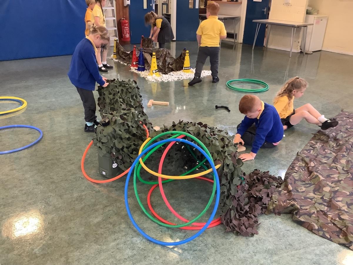 Year 1 - Autumn Term 
Mission - Steve Backshall 
Year 1 loved their missions to help save the animals in the rainforest!