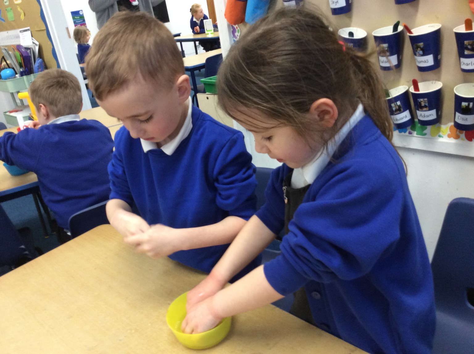 Experiment to see how washing our hands protects us from germs. 