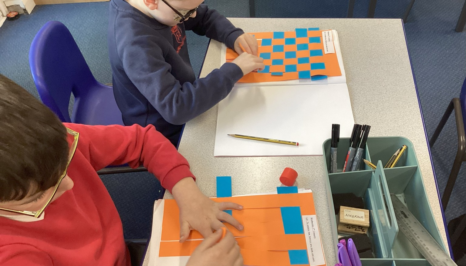 Paper weaving in DT