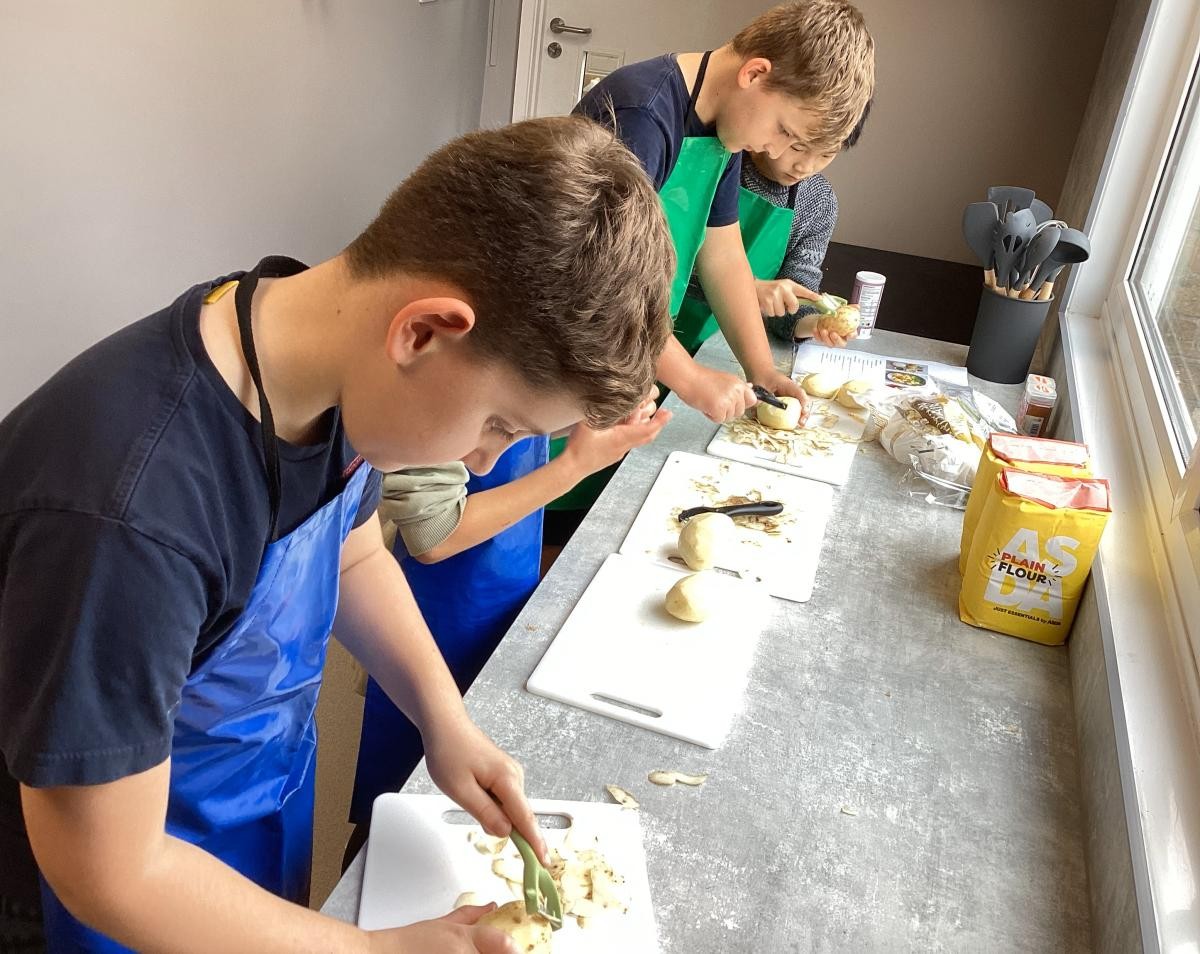 Our Year 5&6 children made Samosa's this week.