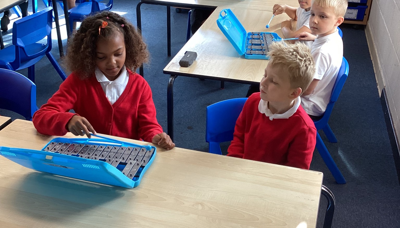 Playing along with 'This little light of mine'