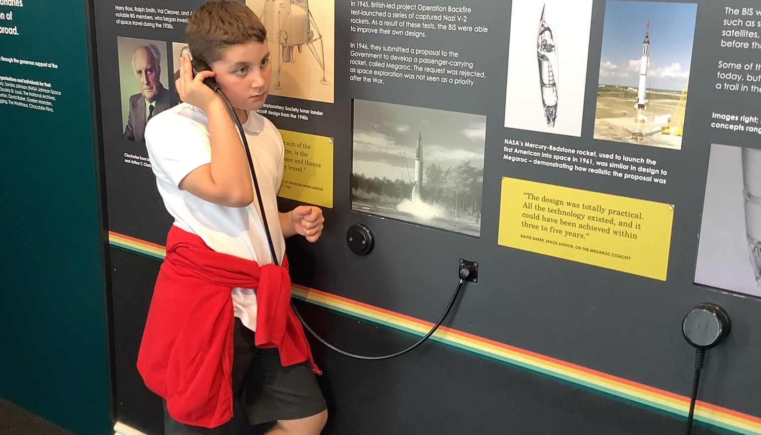 We explored the space centre.