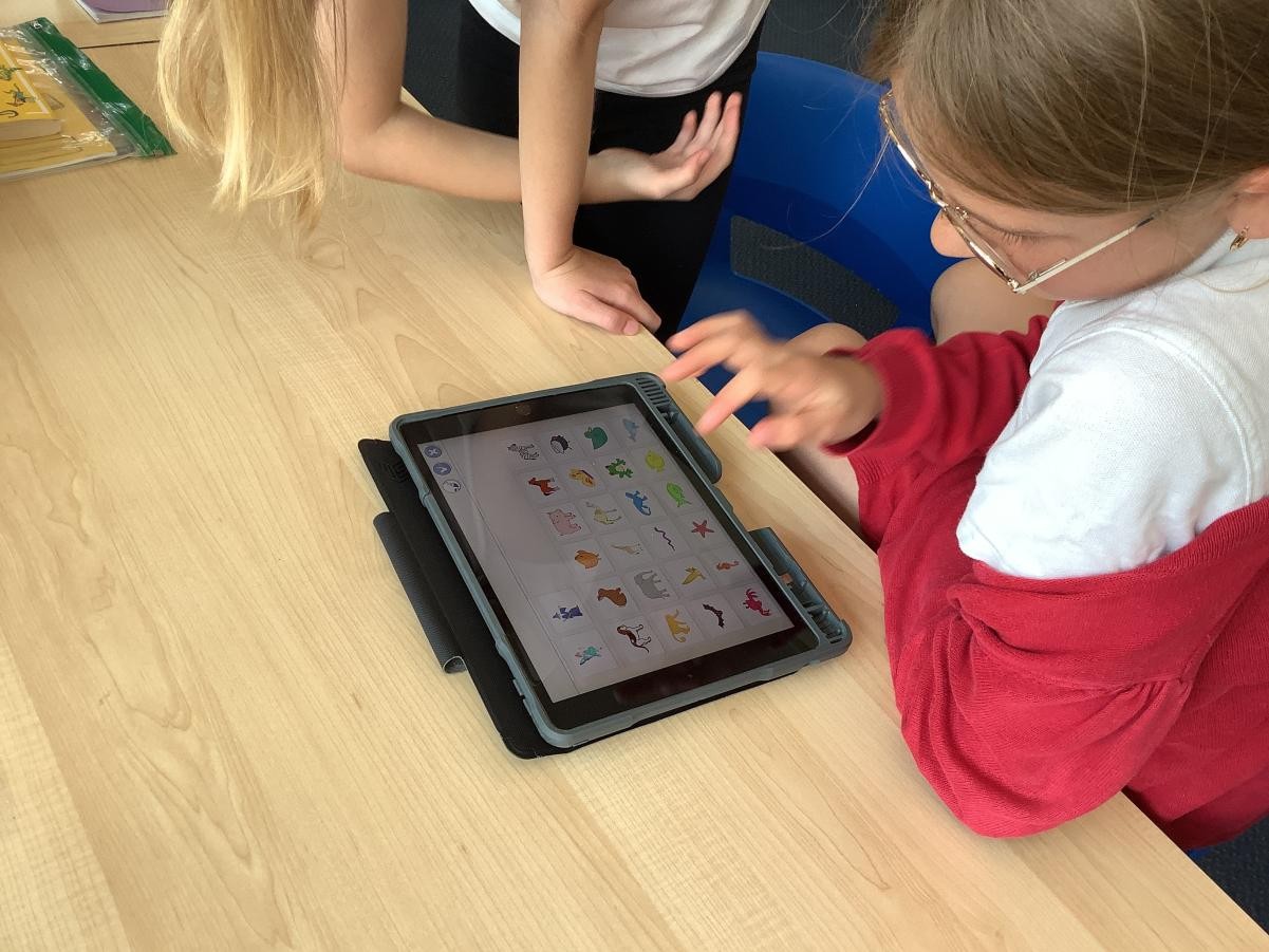 During our computing lesson this week, we used Scratch to create algorithms.