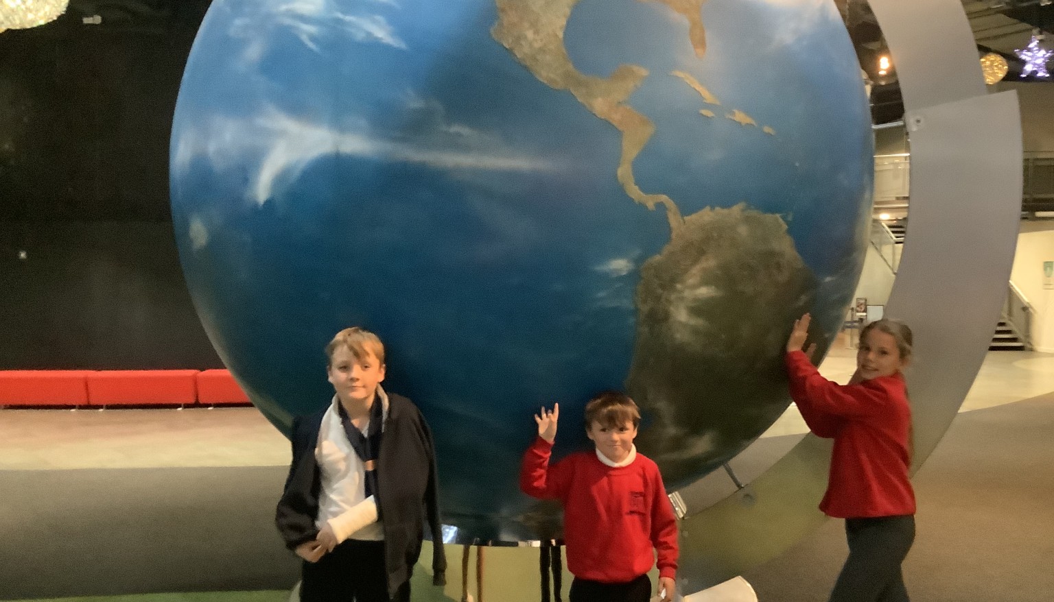 We explored the space centre.