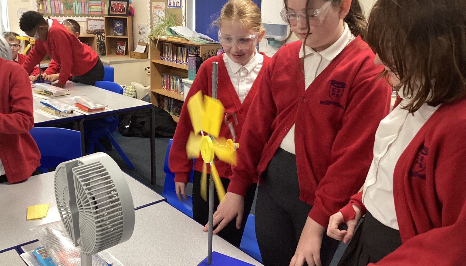 We took part in a STEM workshop with Outer Dowsing.
