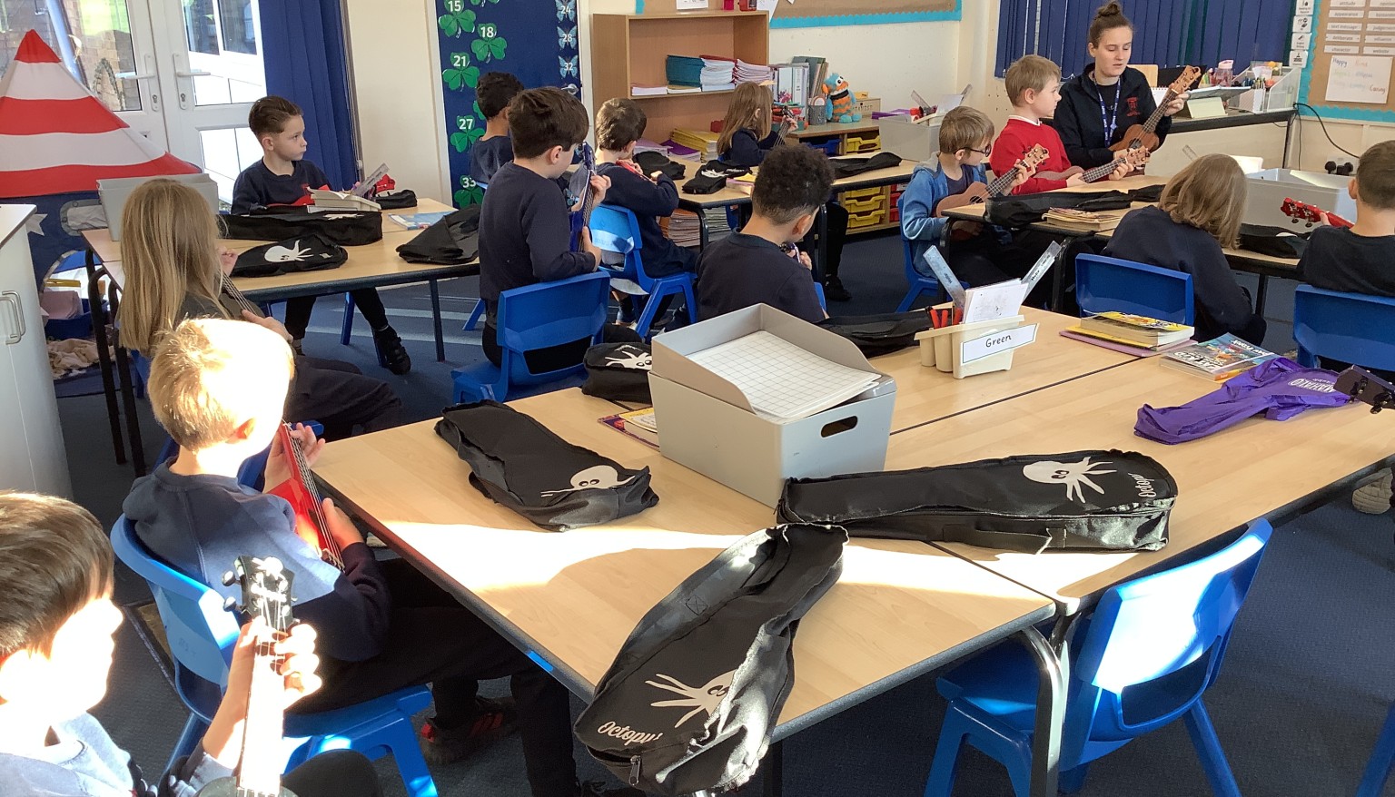 During music this week, we recaped chords C and Am and learnt how to play an F chord.